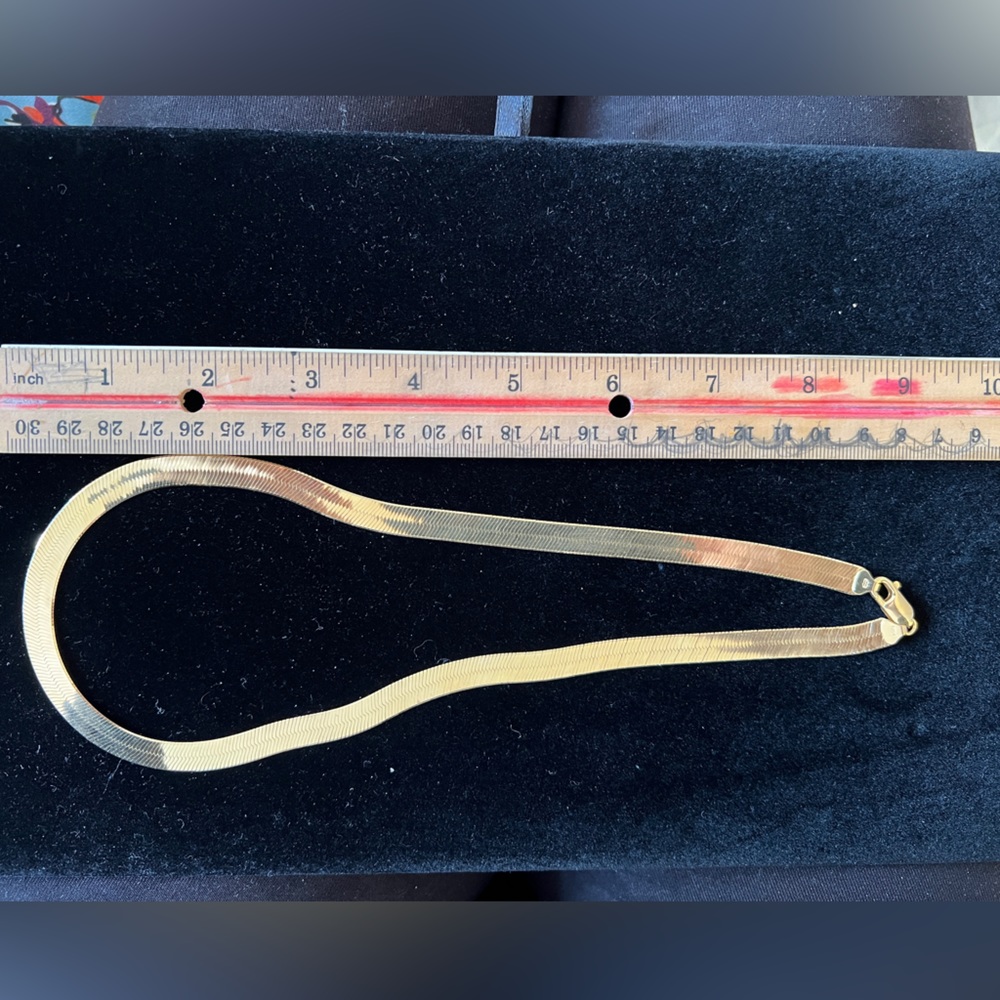 Vintage 14K Gold Unoaerre Herringbone Necklace